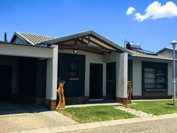 3 Bedroom Simplex for Sale For Sale in Waterval East - MR661105