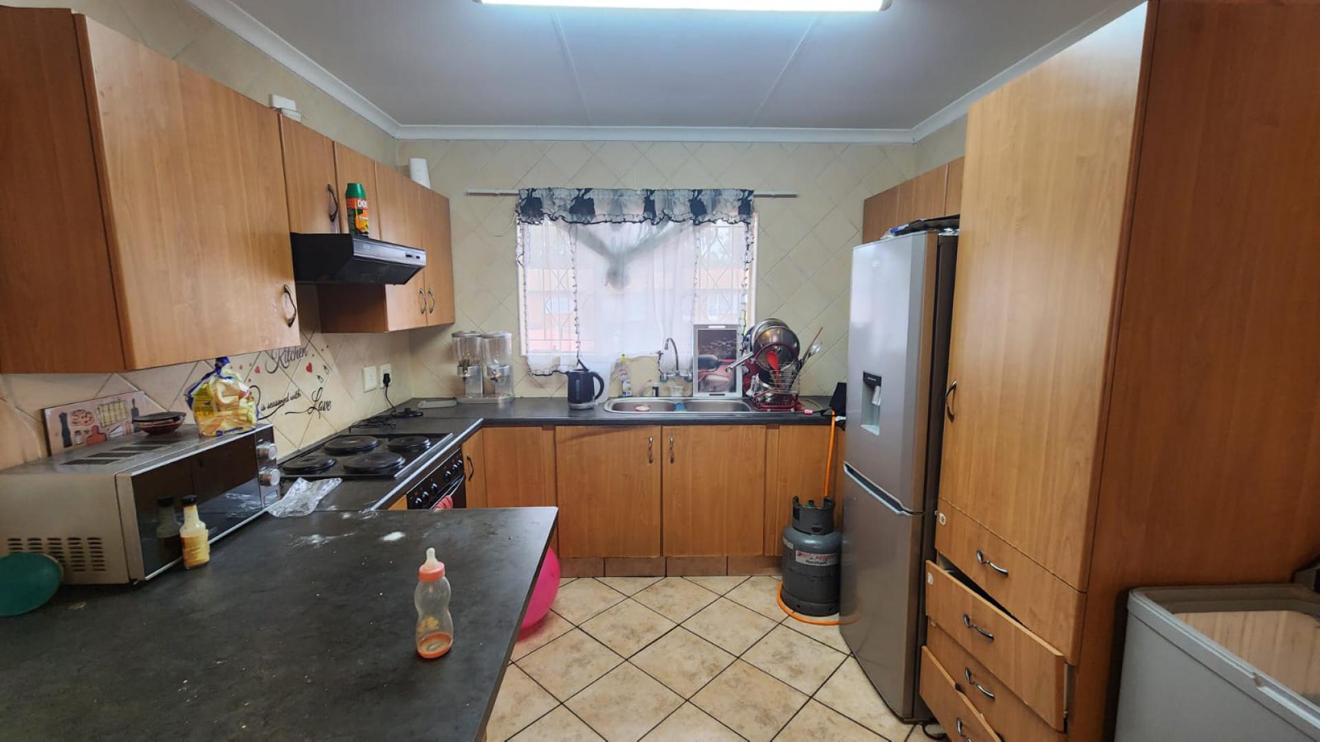 Kitchen of property in Cason