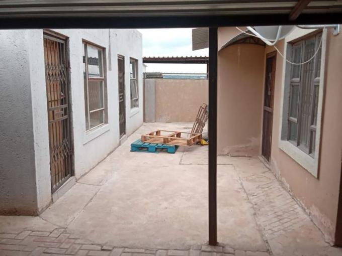 2 Bedroom House for Sale For Sale in Seshego-H - MR661208