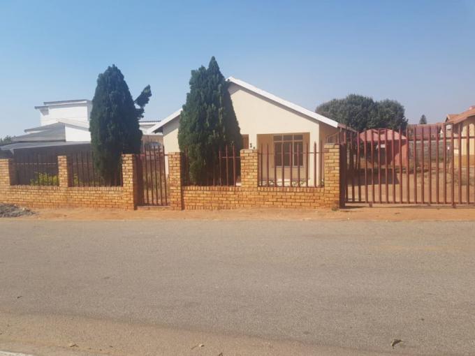 3 Bedroom House for Sale For Sale in Tlhabane West - MR661236