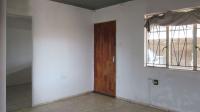 Lounges - 8 square meters of property in Protea Glen