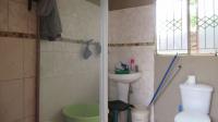 Bathroom 2 - 4 square meters of property in Protea Glen