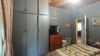 Bed Room 1 - 19 square meters of property in Daspoort