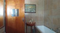 Bathroom 1 - 8 square meters of property in Daspoort