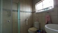 Main Bathroom - 4 square meters of property in Cosmo City