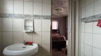 Main Bathroom - 4 square meters of property in Cosmo City