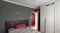 Bed Room 1 - 10 square meters of property in Cosmo City