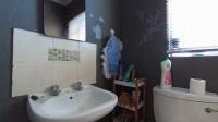 Bathroom 1 - 5 square meters of property in Cosmo City