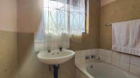 Bathroom 1 - 6 square meters of property in Birchleigh North