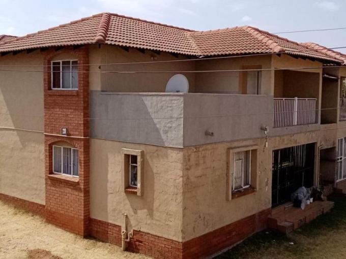 2 Bedroom Apartment for Sale For Sale in Rensburg - MR661480