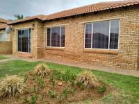 3 Bedroom 2 Bathroom Simplex for Sale for sale in Heuwelsig Estate