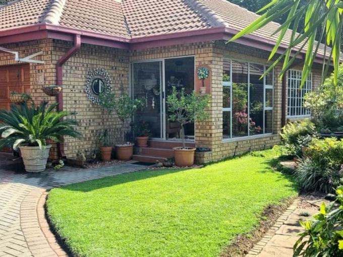 3 Bedroom House for Sale For Sale in Middelburg - MP - MR661517