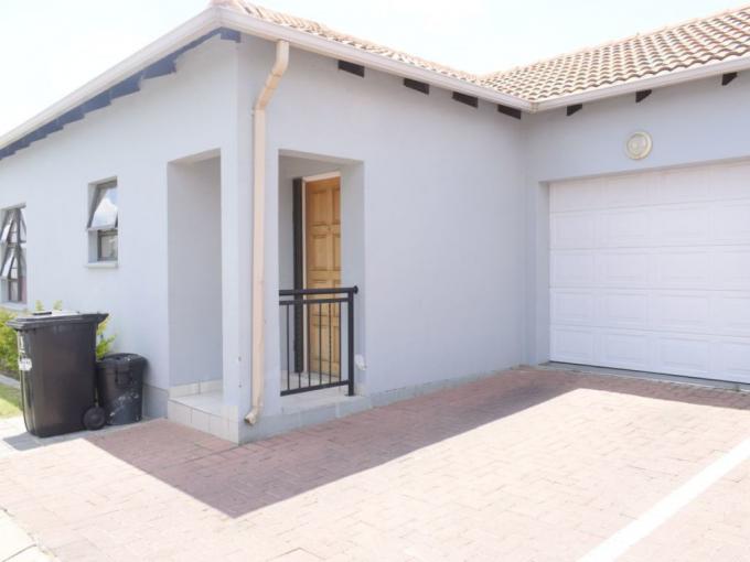 3 Bedroom Simplex for Sale For Sale in Parkrand - MR661600