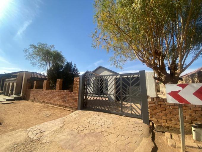 2 Bedroom House for Sale For Sale in Soshanguve - MR661625