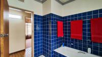 Bathroom 1 - 9 square meters of property in Vanderbijlpark