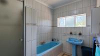 Bathroom 2 - 6 square meters of property in Rynfield