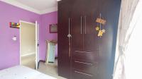 Bed Room 1 - 14 square meters of property in Savannah Country Estate