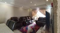 Lounges - 27 square meters of property in Savannah Country Estate