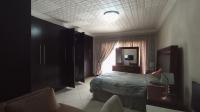 Main Bedroom - 32 square meters of property in Savannah Country Estate