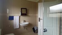 Main Bathroom - 9 square meters of property in Savannah Country Estate