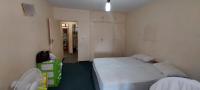 Bed Room 1 - 14 square meters of property in Weavind Park