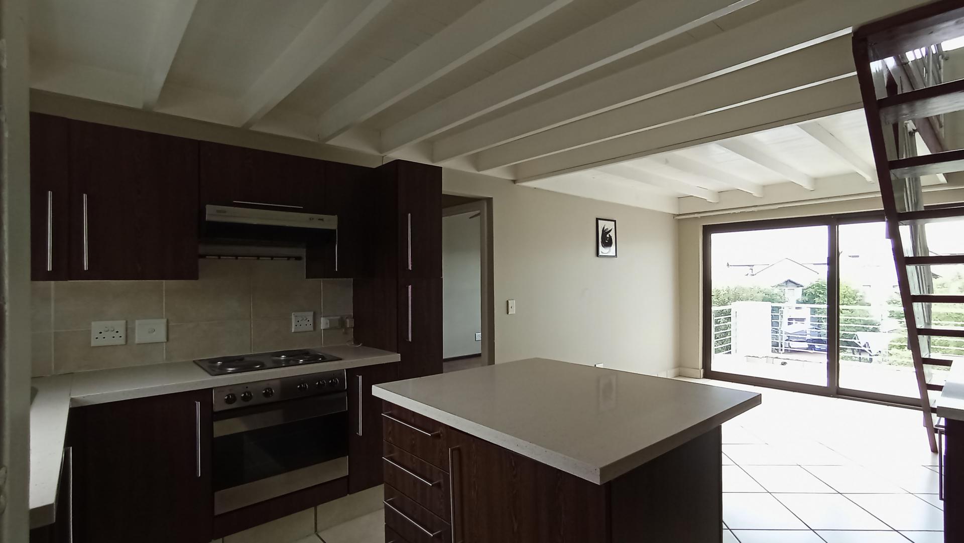 Kitchen - 7 square meters of property in Douglasdale