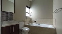 Bathroom 1 - 6 square meters of property in Douglasdale