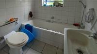 Bathroom 1 - 5 square meters of property in St Micheals on Sea