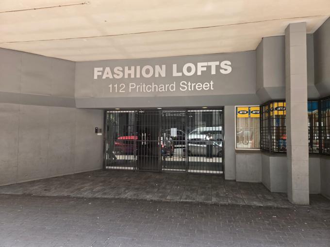 1 Bedroom Open Plan Bachelor/Studio Apartment for Sale For Sale in Johannesburg Central - MR661742