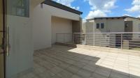 Balcony - 130 square meters of property in Copperleaf Golf and Country Estate