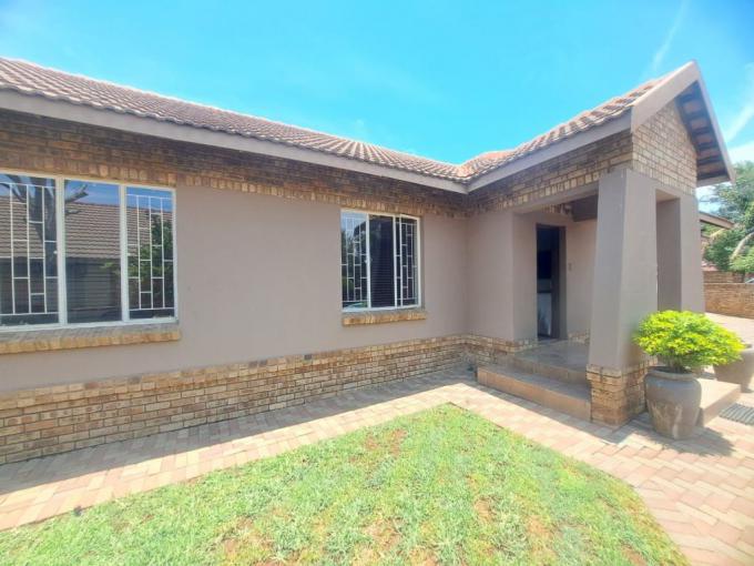 3 Bedroom House for Sale For Sale in Waterval East - MR661795