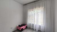 Bed Room 1 - 9 square meters of property in Ravenswood