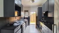 Kitchen - 8 square meters of property in Ravenswood