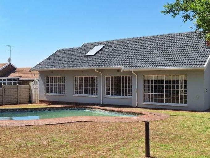 3 Bedroom House for Sale For Sale in Kibler Park - MR661836