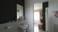 Bathroom 1 - 5 square meters of property in Fleurhof