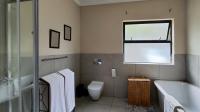 Main Bathroom - 10 square meters of property in Rynfield