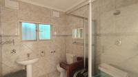 Bathroom 2 - 6 square meters of property in Southbroom