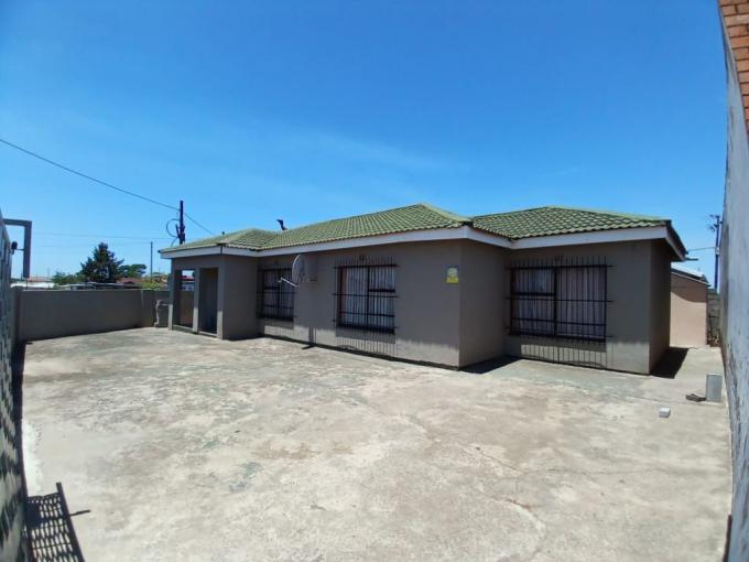 4 Bedroom House for Sale For Sale in Mdantsane - MR661991