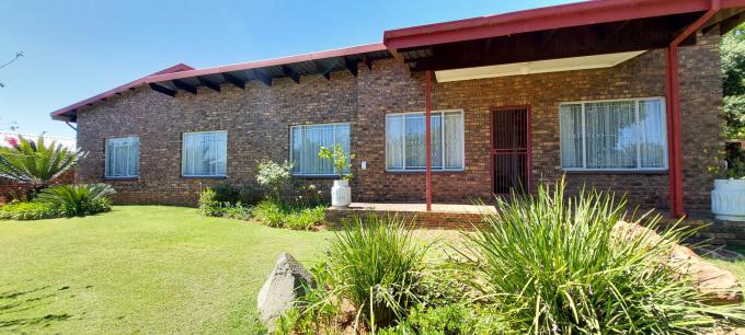 4 Bedroom House for Sale For Sale in Suiderberg - MR662058