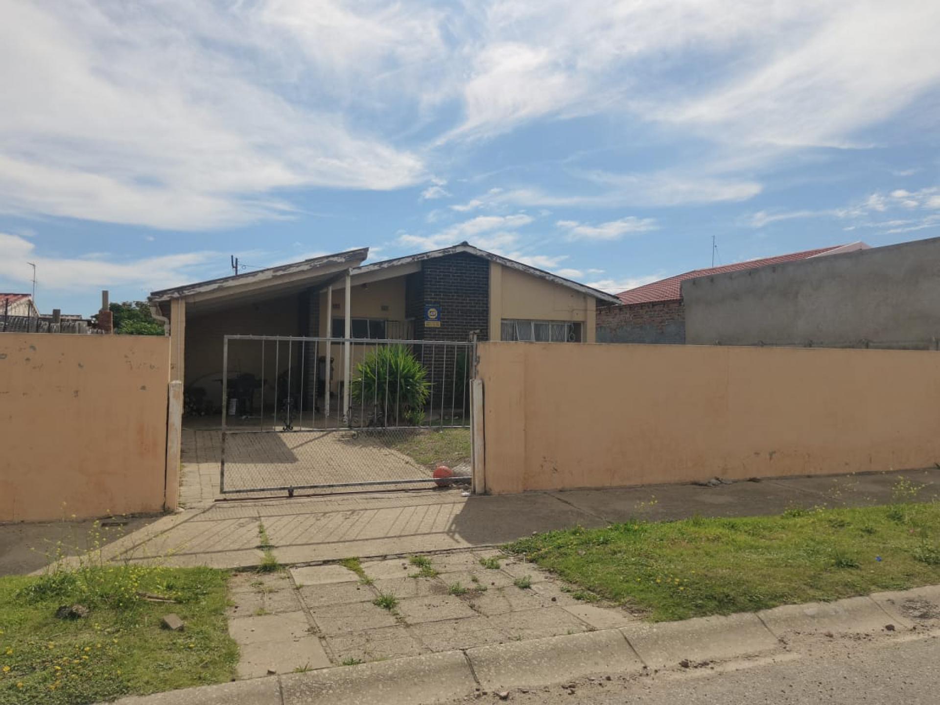  of property in Algoa Park