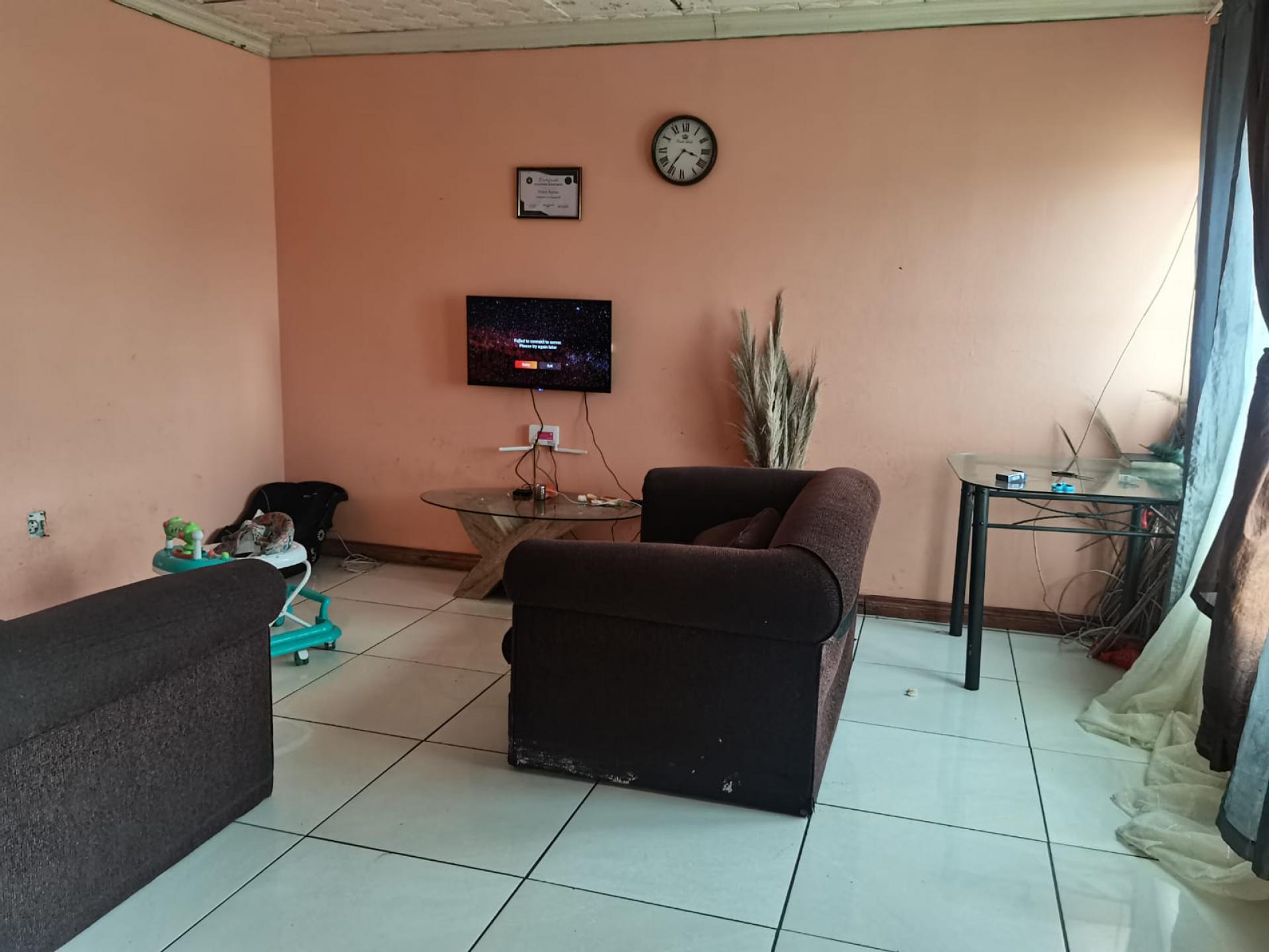  of property in Algoa Park