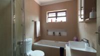 Bathroom 1 - 5 square meters of property in Annlin