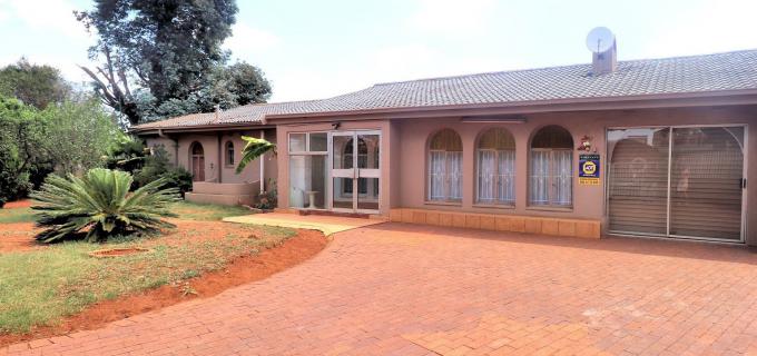 4 Bedroom House for Sale For Sale in Lenasia - MR662129