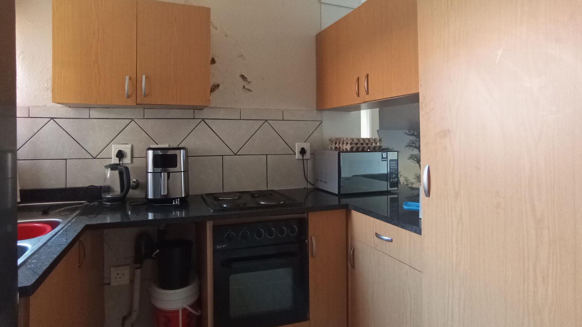 Kitchen - 6 square meters of property in Clarina