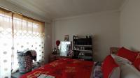 Bed Room 1 - 11 square meters of property in Ormonde