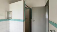 Bathroom 1 - 9 square meters of property in Dinwiddie