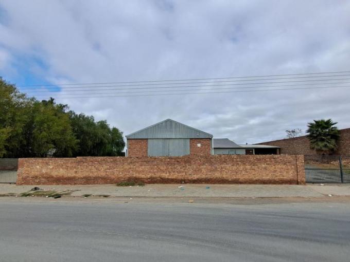 Commercial for Sale For Sale in Oudtshoorn - MR662248