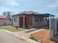 3 Bedroom 1 Bathroom Simplex to Rent for sale in Waterval East