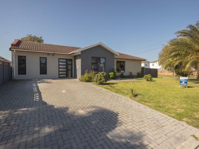 6 Bedroom House for Sale For Sale in Kraaifontein - MR662458