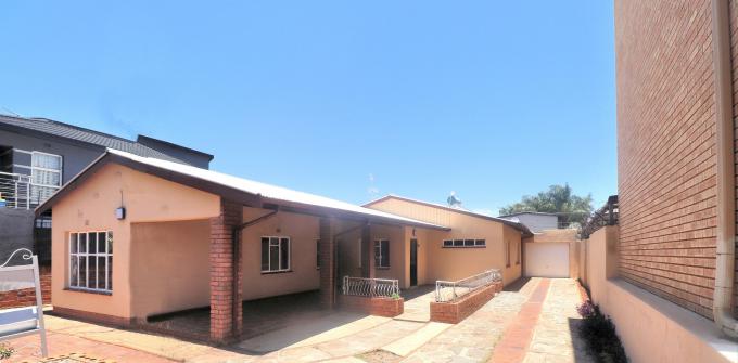 3 Bedroom House for Sale For Sale in Lenasia - MR662474